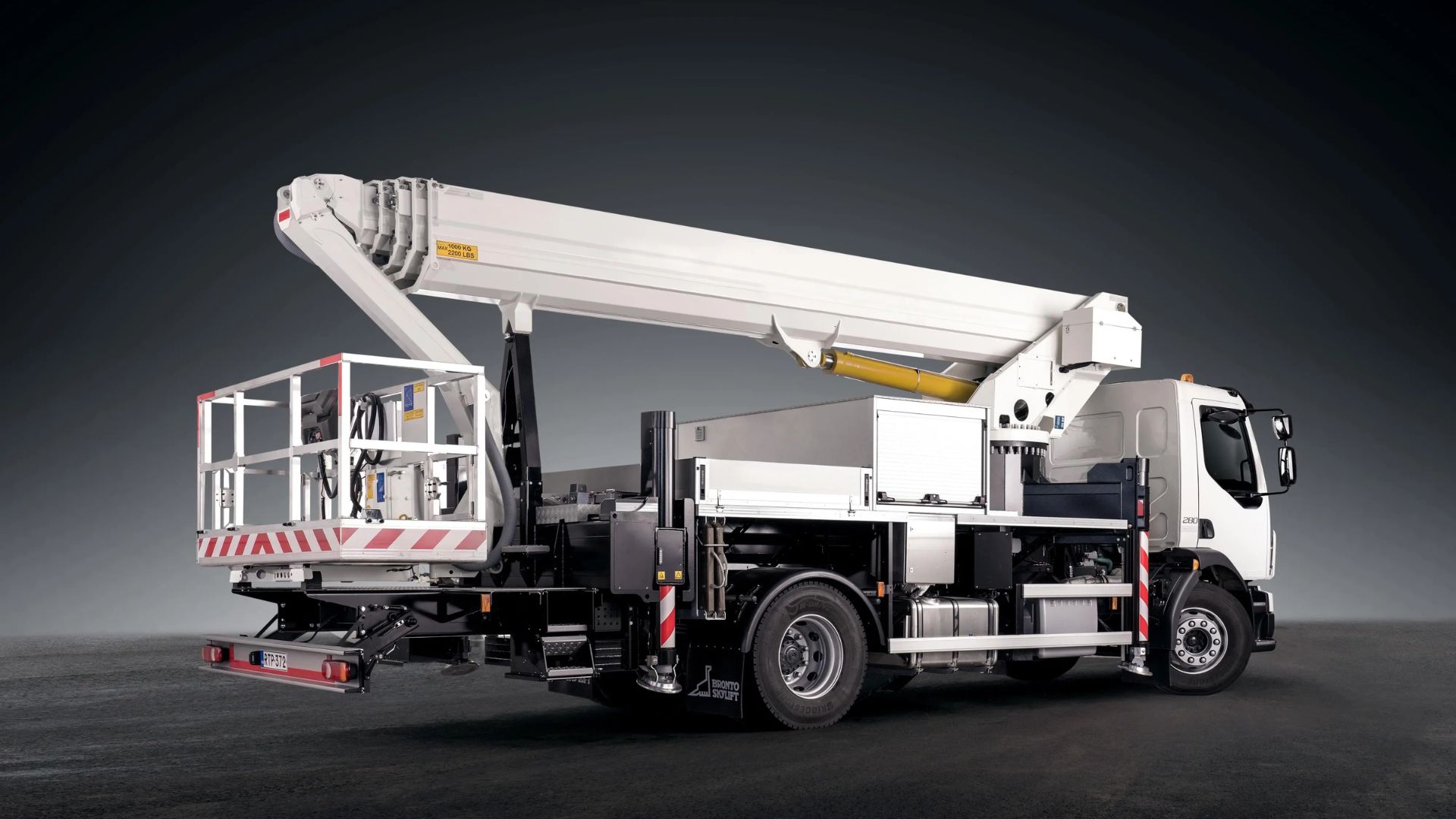 Why Truck Mountеd Boom Lifts Arе Essеntial